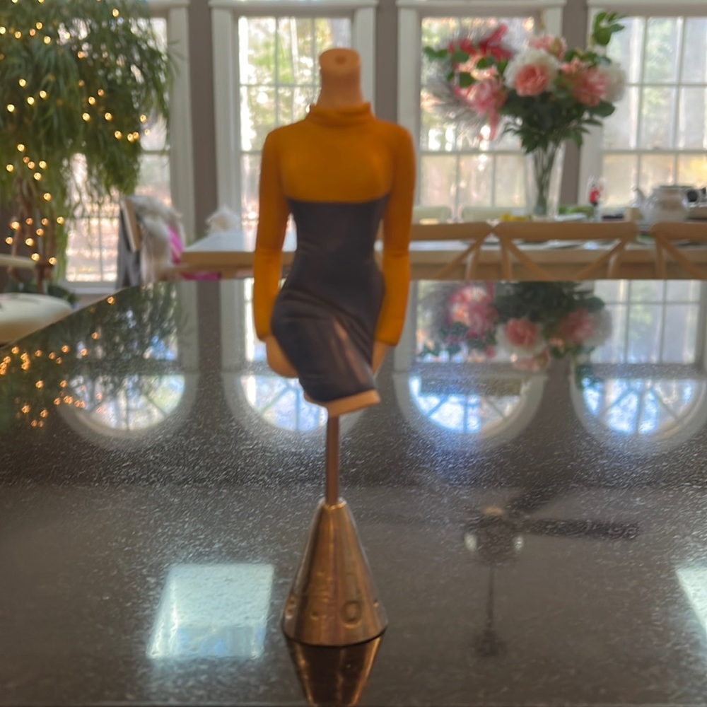The Latest Thing "High Impact" Fashion MANNEQUIN SCULPTURE Figurine